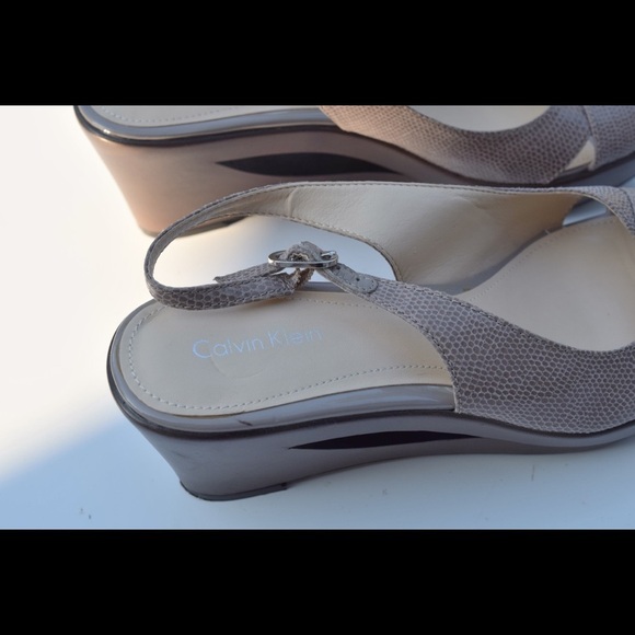 Calvin Klein Rosaria wedges - Picture 5 of 6